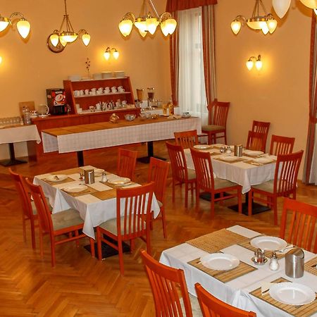 Pannon Hotel Bejelentkezes 20 Oraig, Check-In Until 20 O'Clock, Einchecken Bis 20 Uhr โมแฮชส์ ภายนอก รูปภาพ