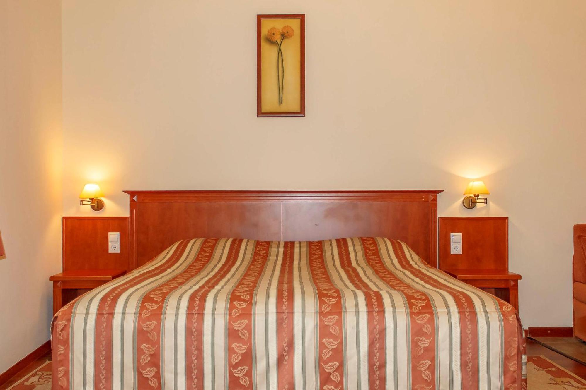 Pannon Hotel Bejelentkezes 20 Oraig, Check-In Until 20 O'Clock, Einchecken Bis 20 Uhr โมแฮชส์ ภายนอก รูปภาพ