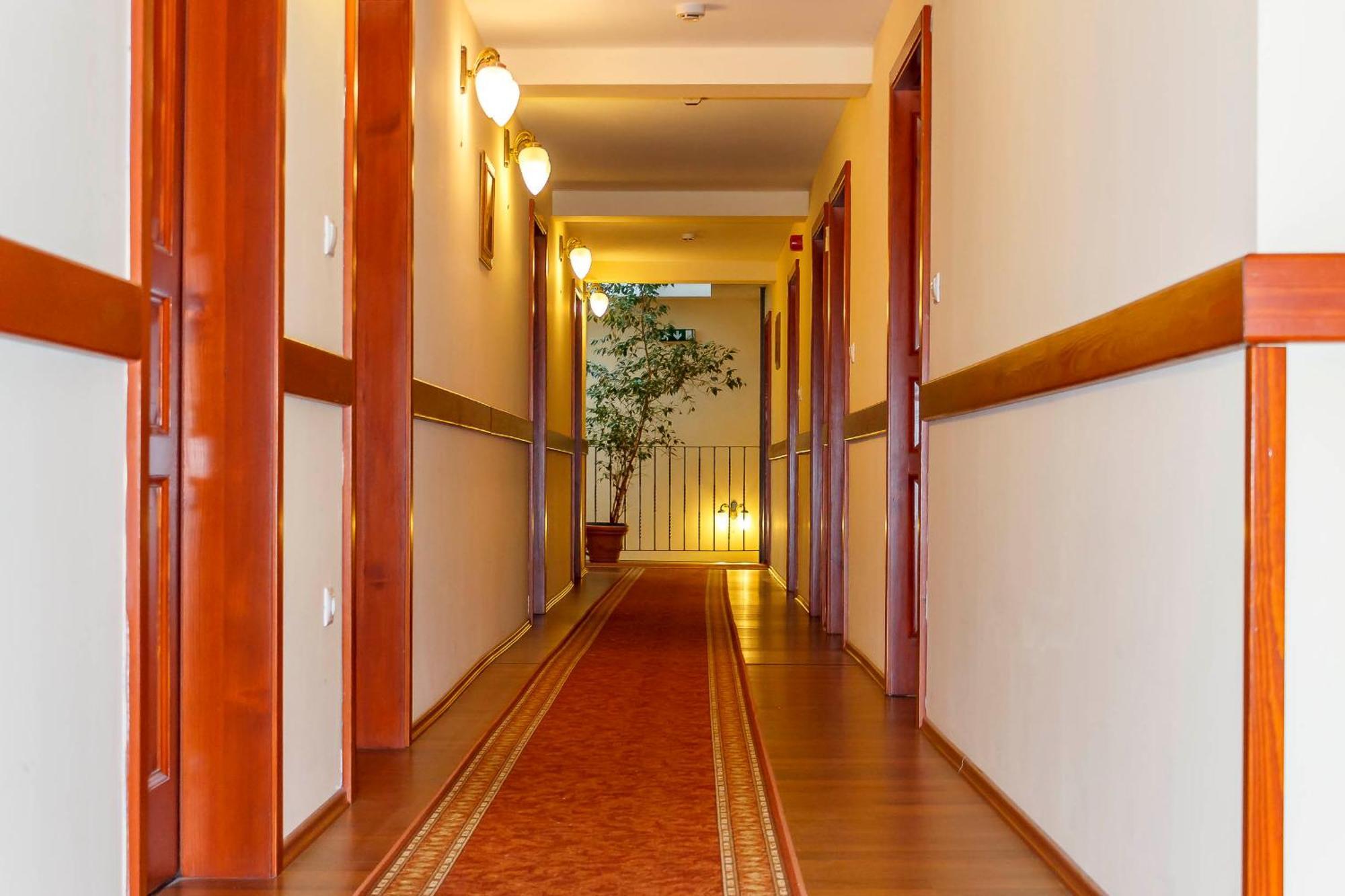 Pannon Hotel Bejelentkezes 20 Oraig, Check-In Until 20 O'Clock, Einchecken Bis 20 Uhr โมแฮชส์ ภายนอก รูปภาพ