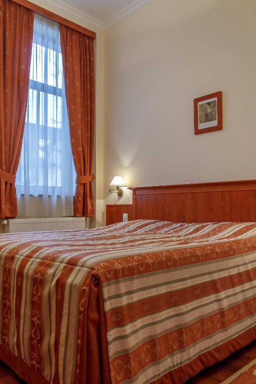 Pannon Hotel Bejelentkezes 20 Oraig, Check-In Until 20 O'Clock, Einchecken Bis 20 Uhr โมแฮชส์ ภายนอก รูปภาพ