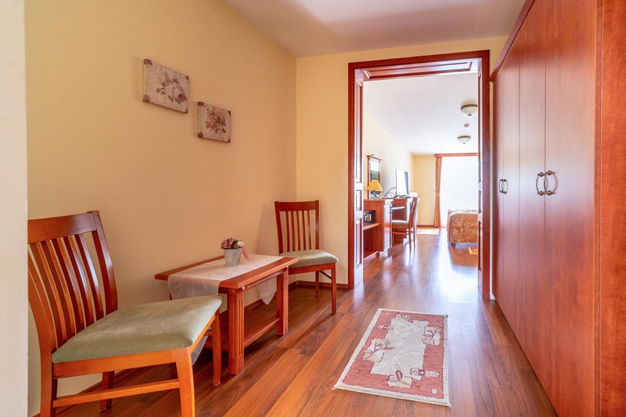Pannon Hotel Bejelentkezes 20 Oraig, Check-In Until 20 O'Clock, Einchecken Bis 20 Uhr โมแฮชส์ ภายนอก รูปภาพ