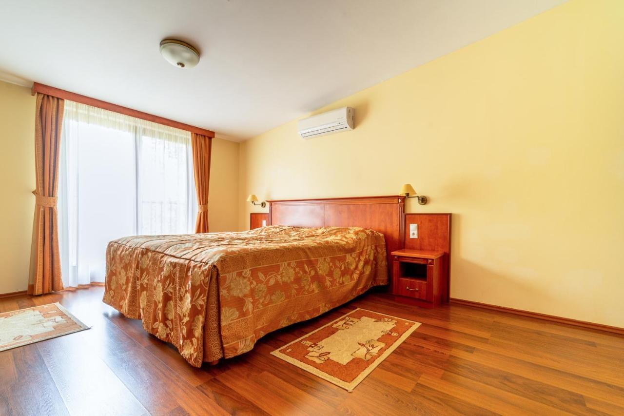 Pannon Hotel Bejelentkezes 20 Oraig, Check-In Until 20 O'Clock, Einchecken Bis 20 Uhr โมแฮชส์ ภายนอก รูปภาพ