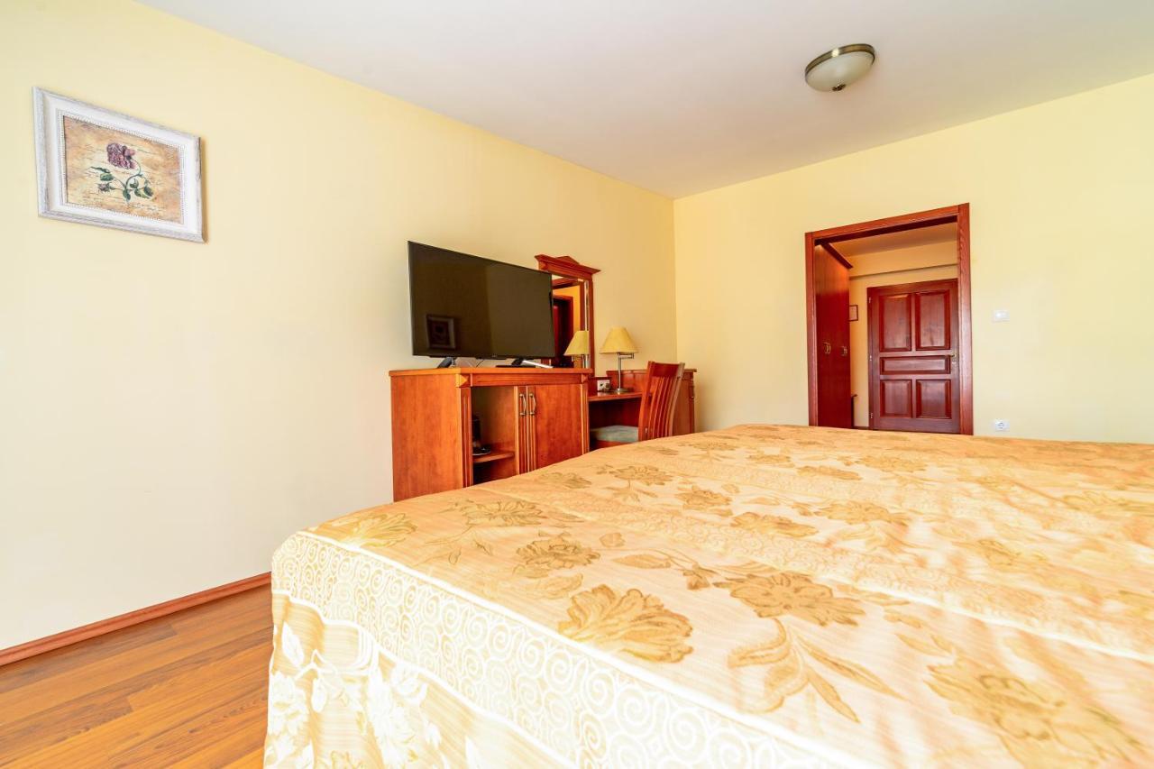 Pannon Hotel Bejelentkezes 20 Oraig, Check-In Until 20 O'Clock, Einchecken Bis 20 Uhr โมแฮชส์ ภายนอก รูปภาพ